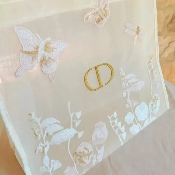 Elegant Embroidered Dior Tote Bag ~ GWP - Picture 2 of 5